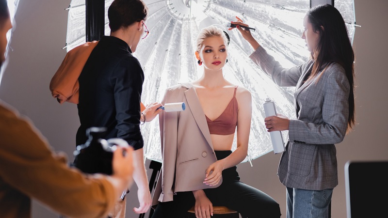 Erotica Modeling Pay: How Much Can You Earn and What Affects Your Income Potential