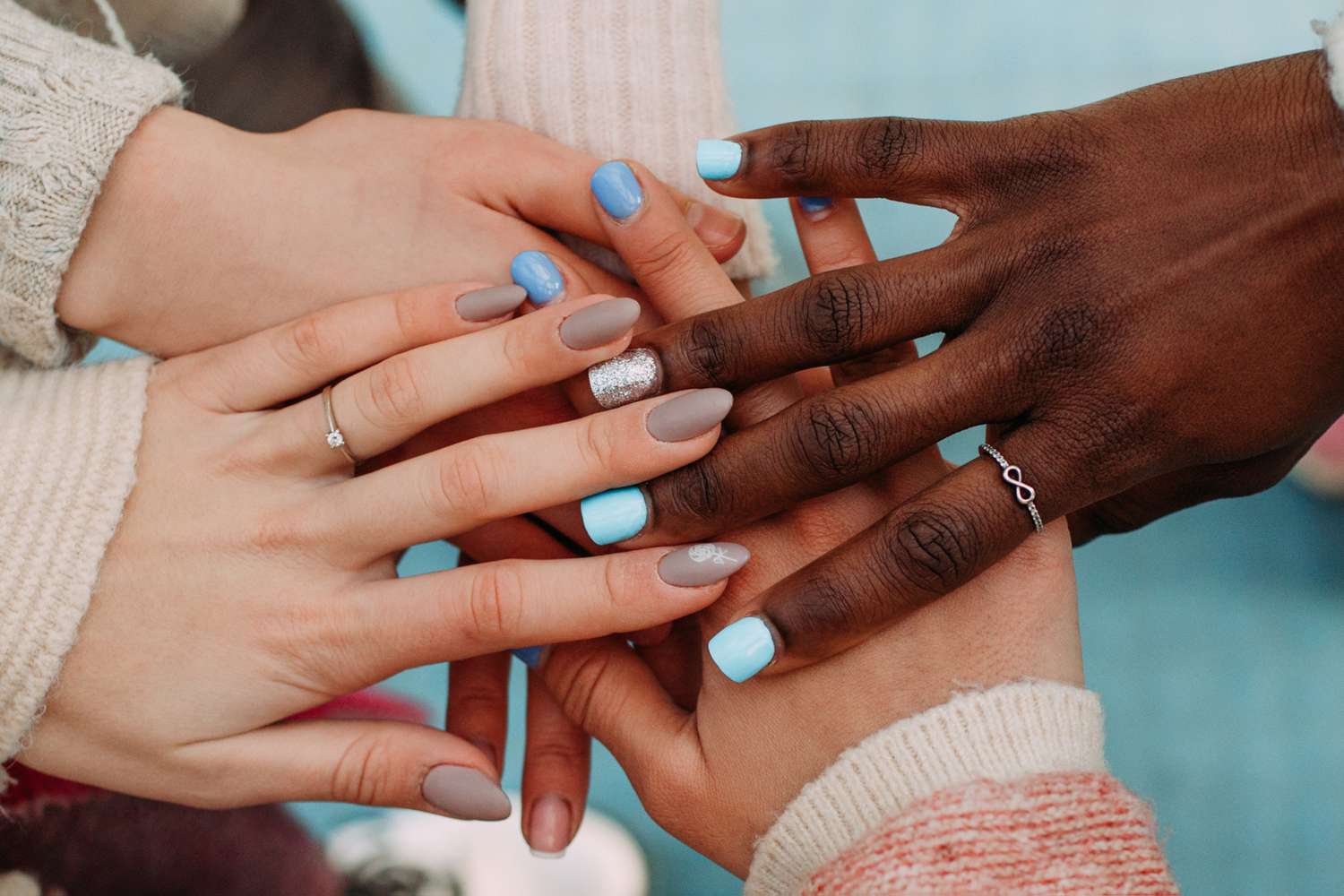 Light Blue Nail Varnish: The Ultimate Guide to Choosing and Applying the Perfect Shade for Your Nails