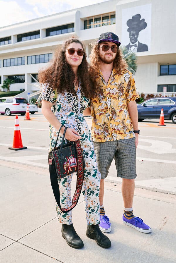 Street style Miami: here are some cool inspirations for you and the best outfits on the streets.