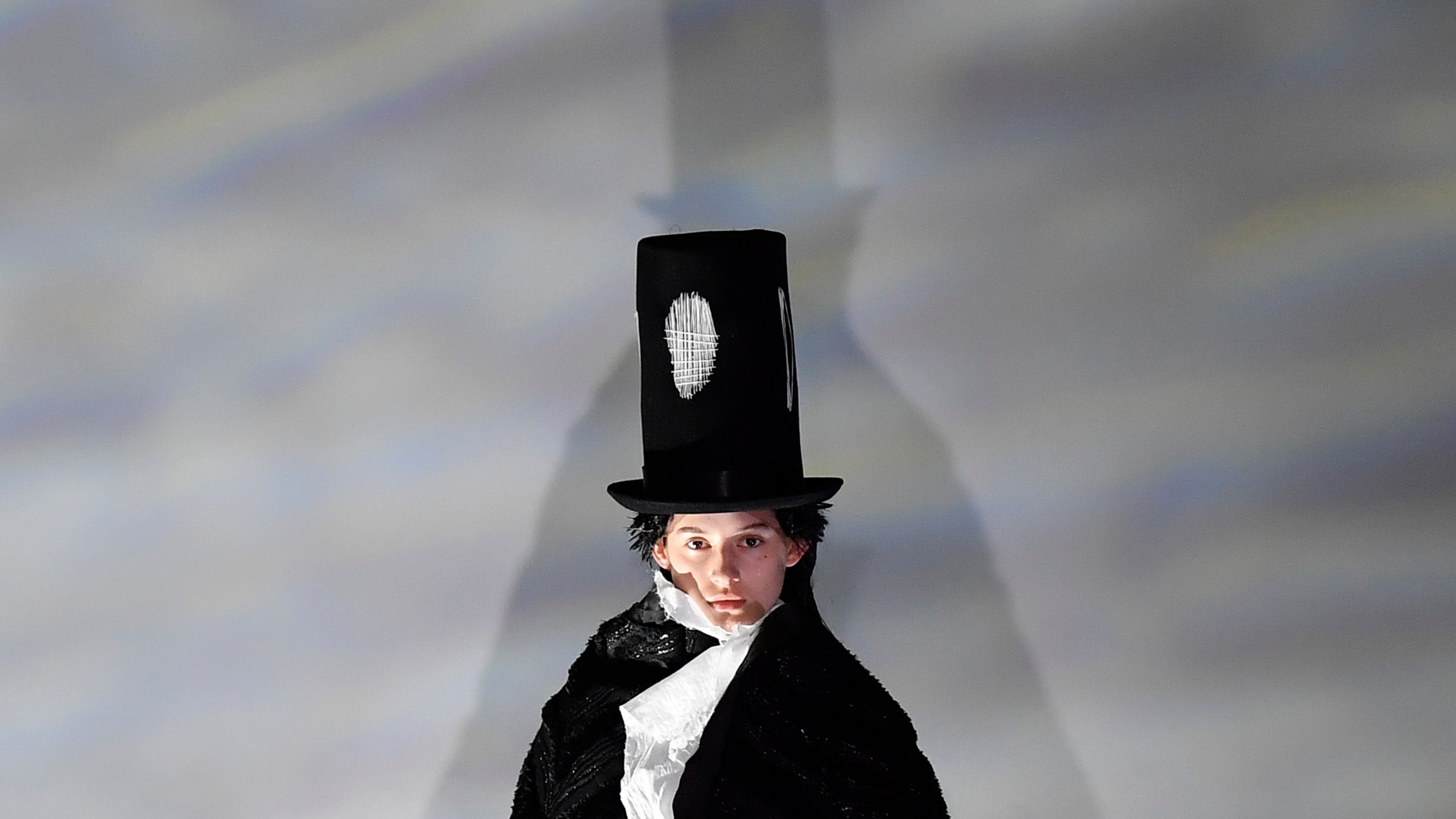 Top 5 Reasons You Need a Comme Des Garcons Top Hat