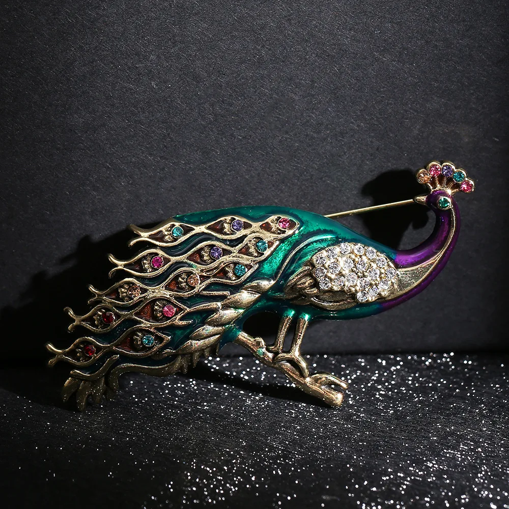 Brooch Peacock: A Touch of Elegance for Any Outfit.