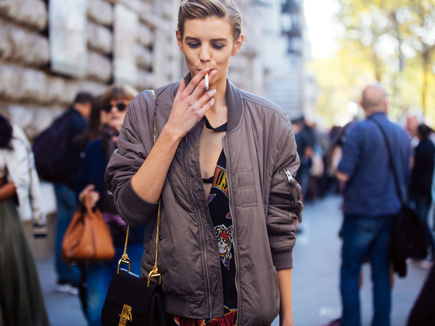 Fashion and Smoking: Style or Self-Harm? (A Look at the Real Cost of This Habit)