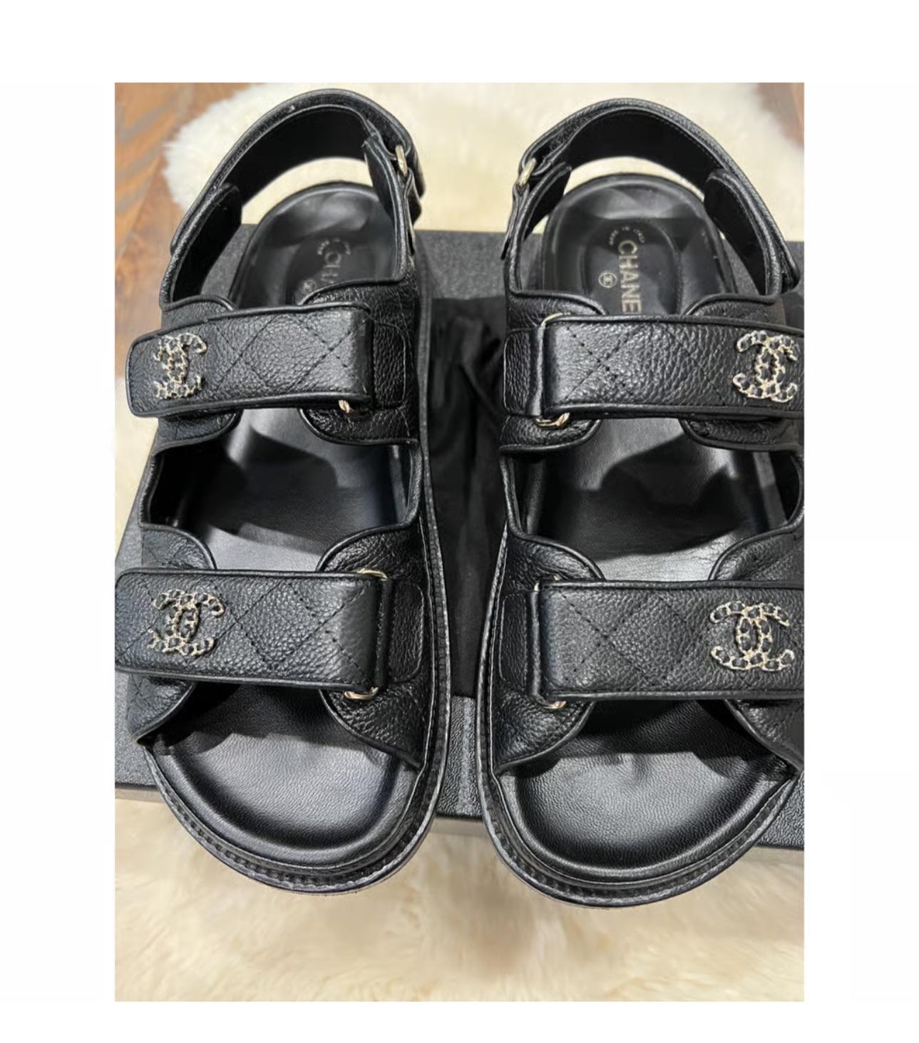 Are dad sandals really cool again? (heres the answer)