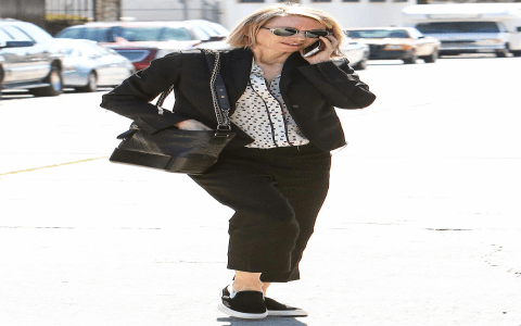 Steal Emma Roberts Shoe Style: Casual and Chic Footwear Ideas