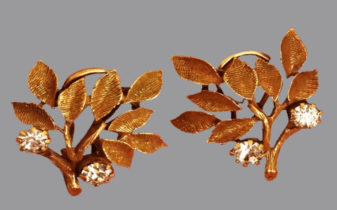 Goldette brooch: A collectors guide and history overview.