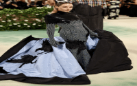 Usher Fashion: Whats Hot? (Check Out His Latest Looks)