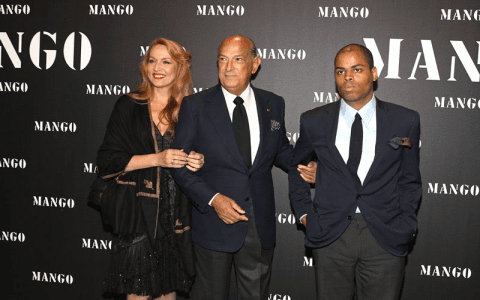 Moises de la Renta Fashion:  Iconic Looks and Timeless Designs