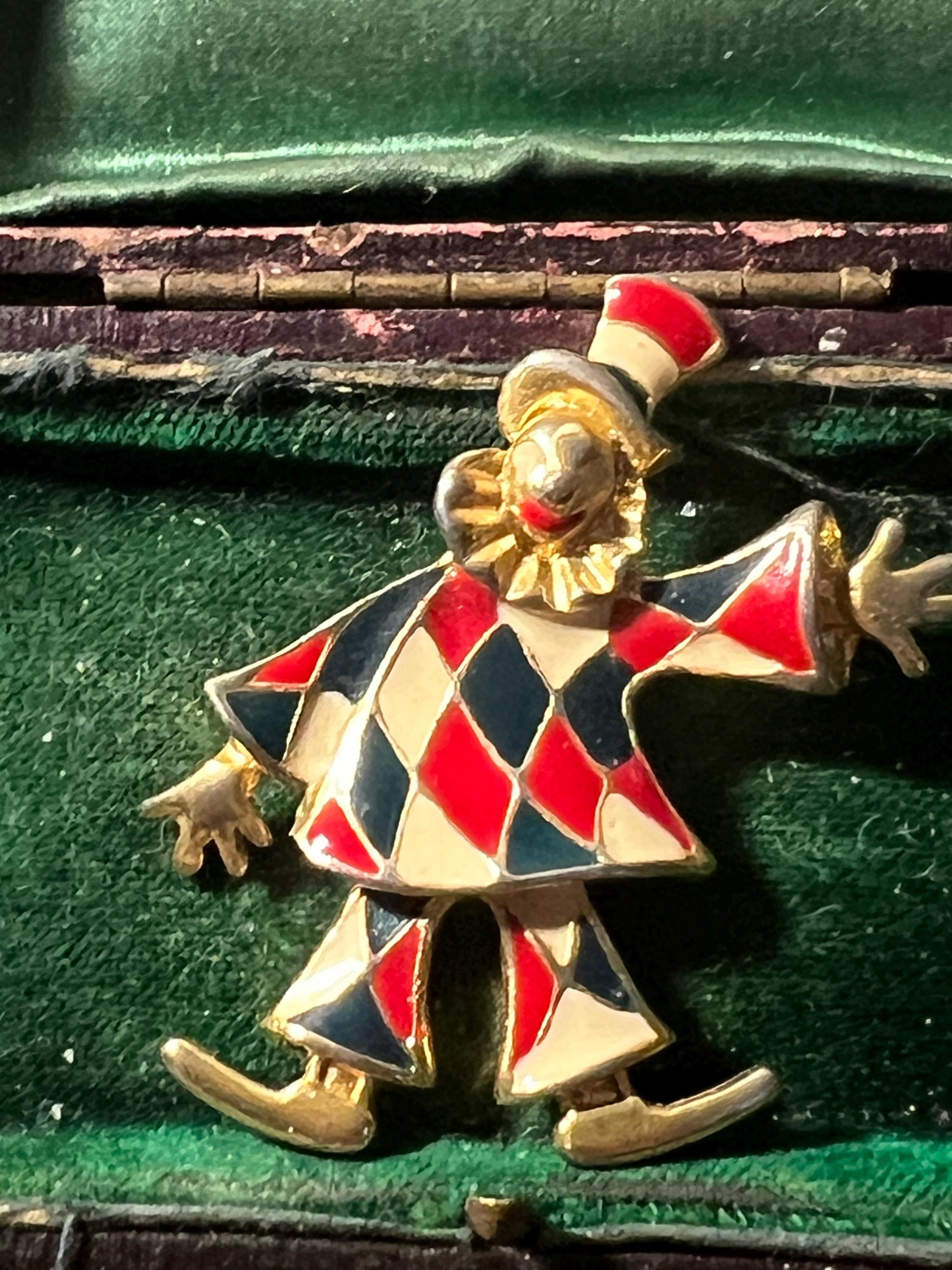 How to Choose the Perfect Clown Brooch: A Simple Guide for You!