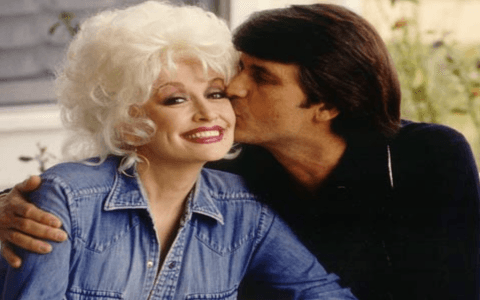 Dolly Parton Hot? You Wont Believe These Pics!