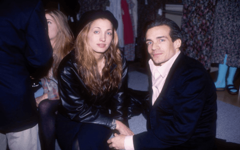 Carolyn Bessette Kennedy Wedding Ring: A Close Look and Details