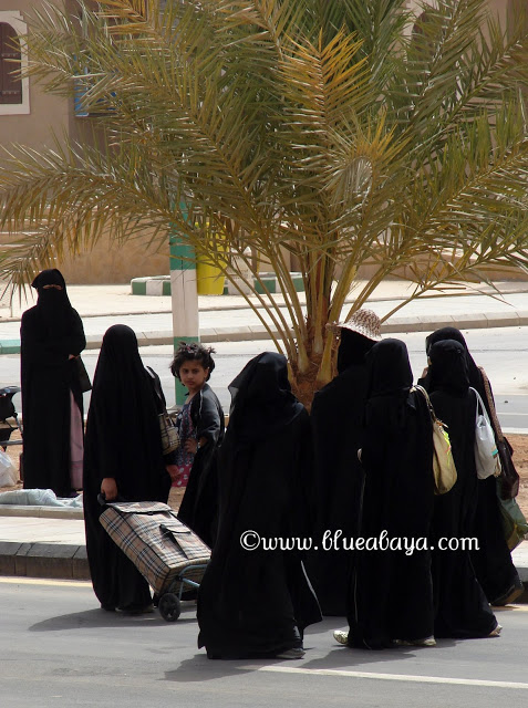 Saudi Arabia Fashion for Everyone: Explore modest and modern looks now!