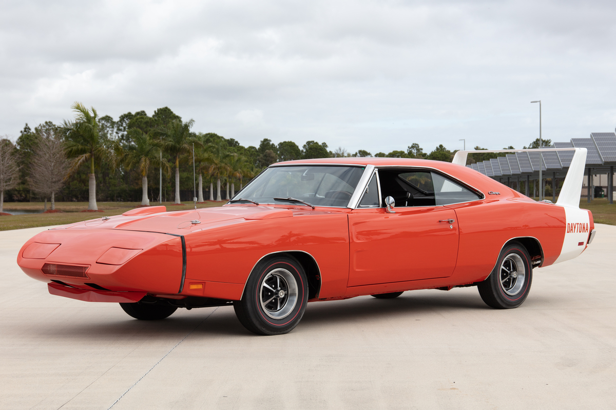 Dodge Charger 69 Daytona: Check Out This Classic American Muscle Car!