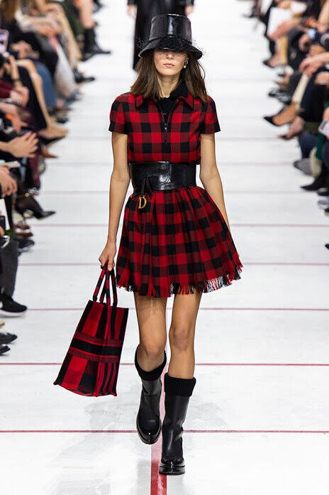 Dior Tartan: Where to buy it? Find the best deals now!