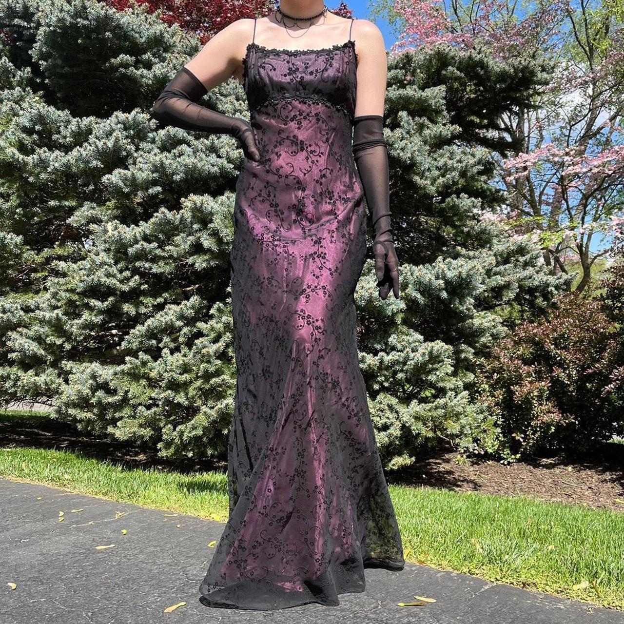 Find Your Dream 90s Evening Dress: A Guide for Every Budget