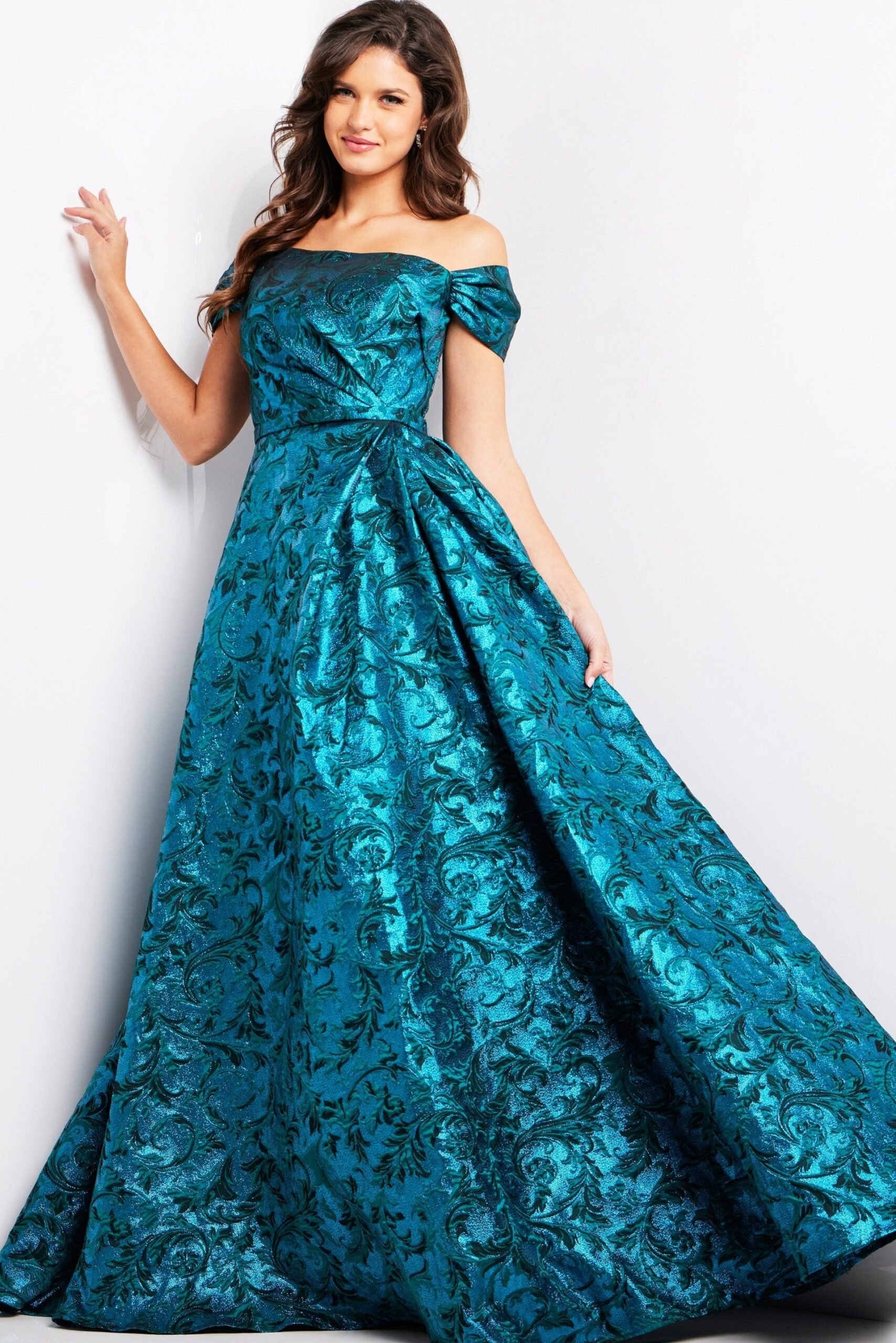 Find Your Dream Teal A-line Gown: Top Picks and Recommendations for a Flattering Fit