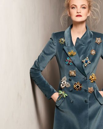 Where to Put Brooch for Different Occasions? Dress Up Your Look
