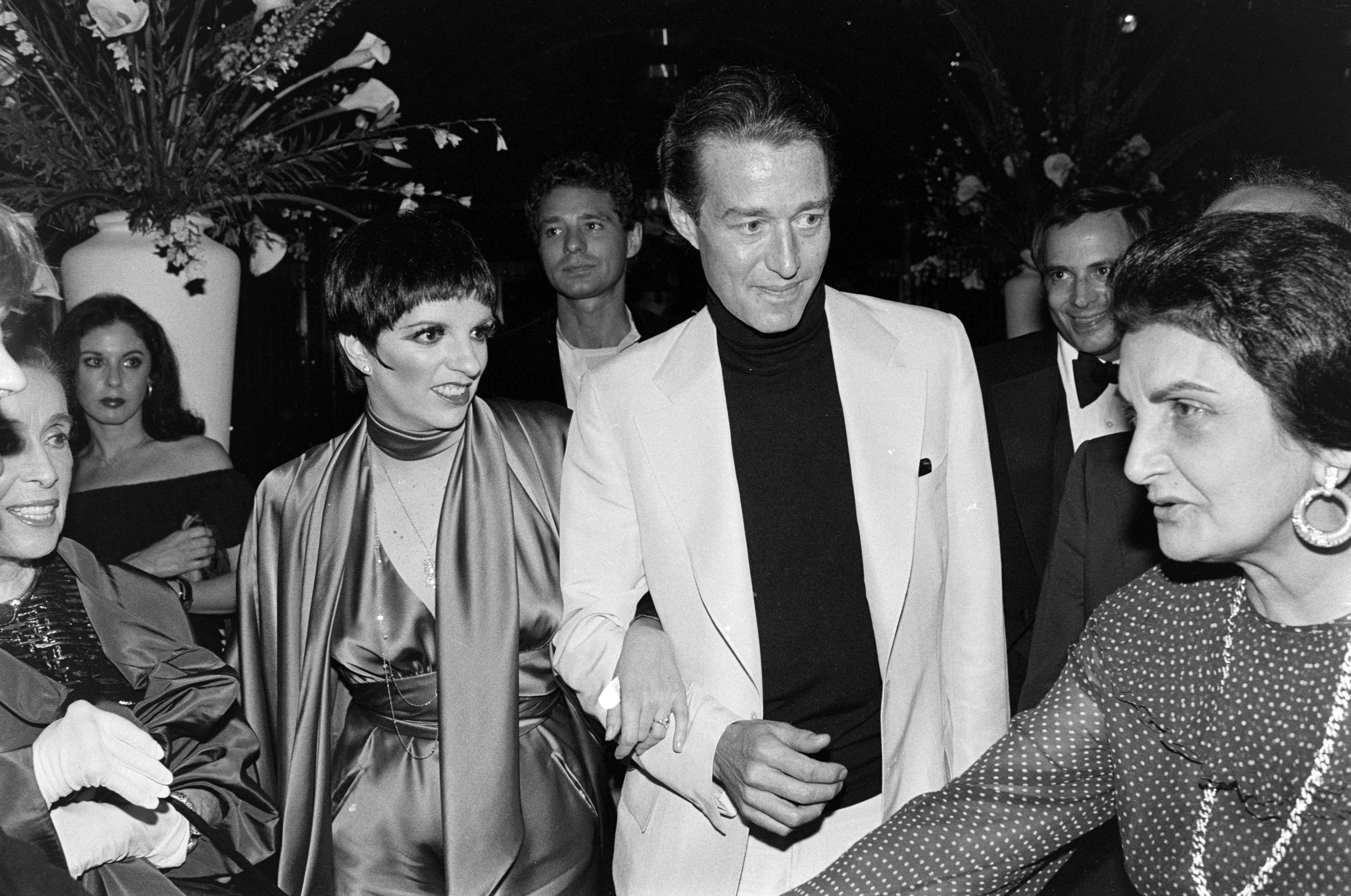 Liza Halston: From Start to Stardom, A Look at Her Amazing Journey